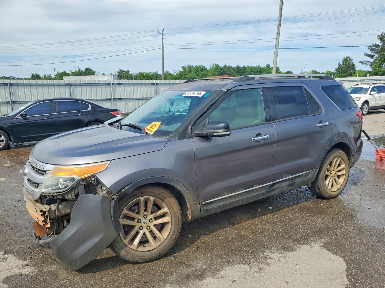 Salvage Ford Explorer Image