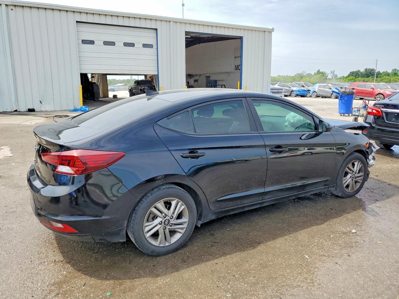Hyundai ELANTRA Value Edition