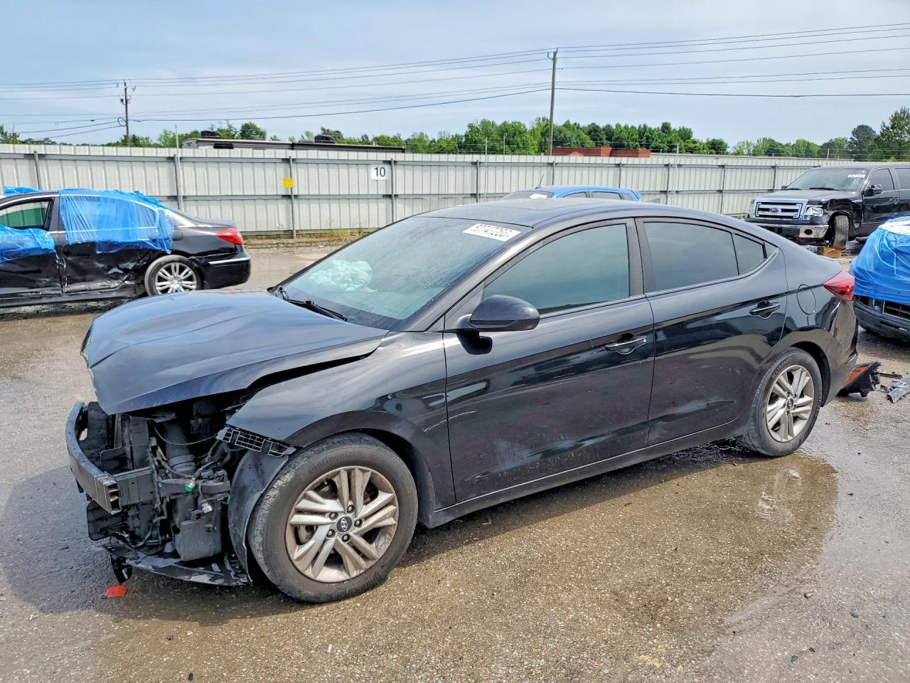 Salvage Hyundai ELANTRA Image