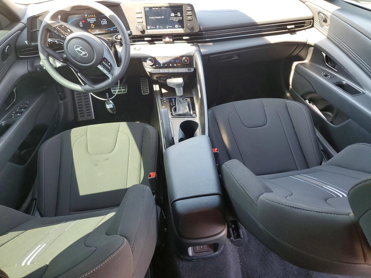 Hyundai ELANTRA Sel Sport