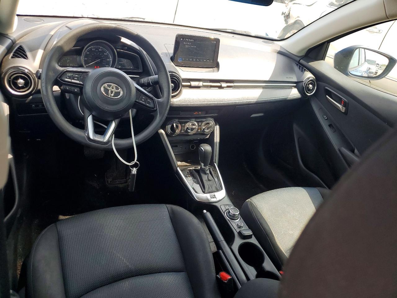 Toyota Yaris Le
