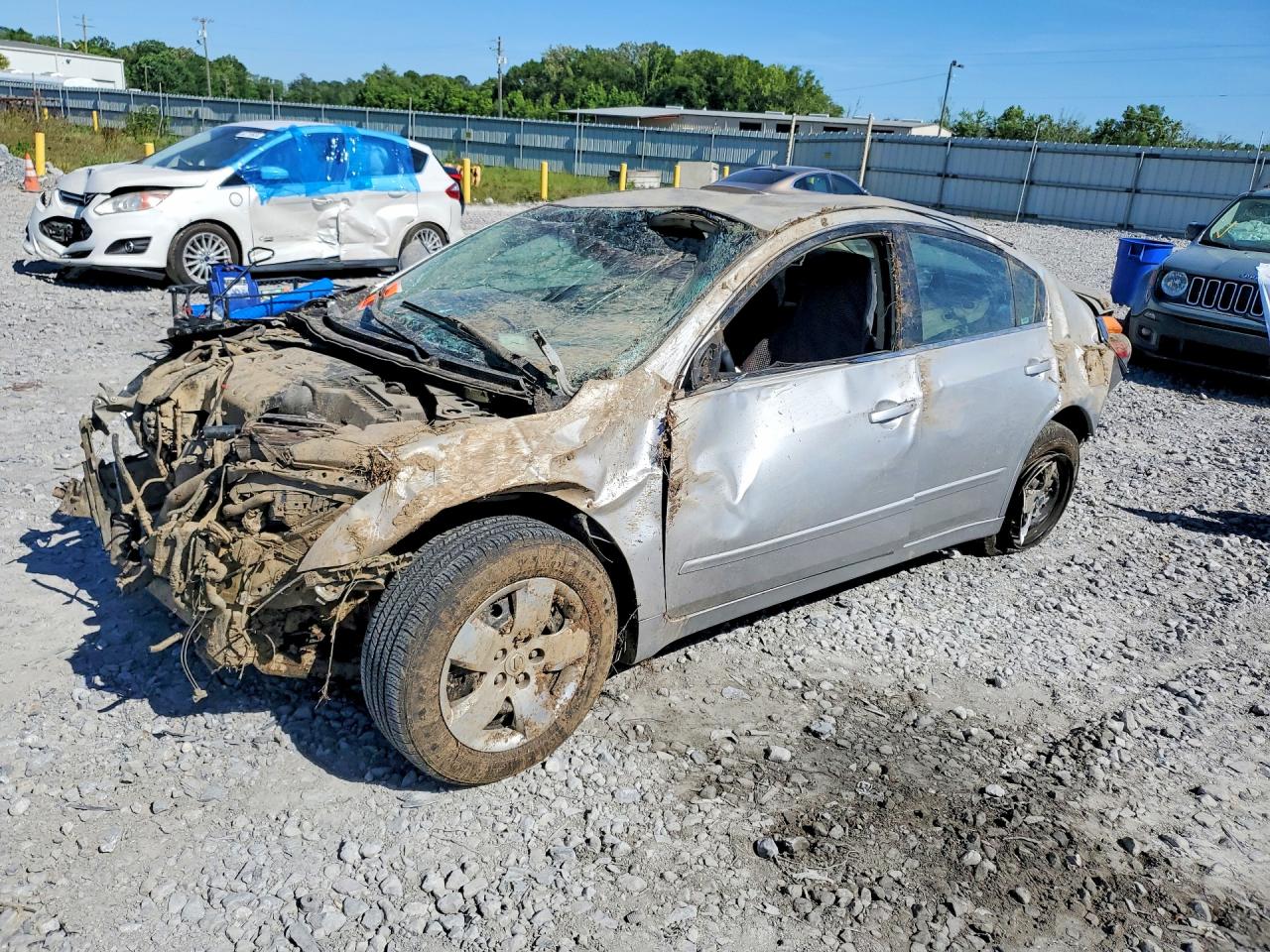 Salvage Nissan Altima Image
