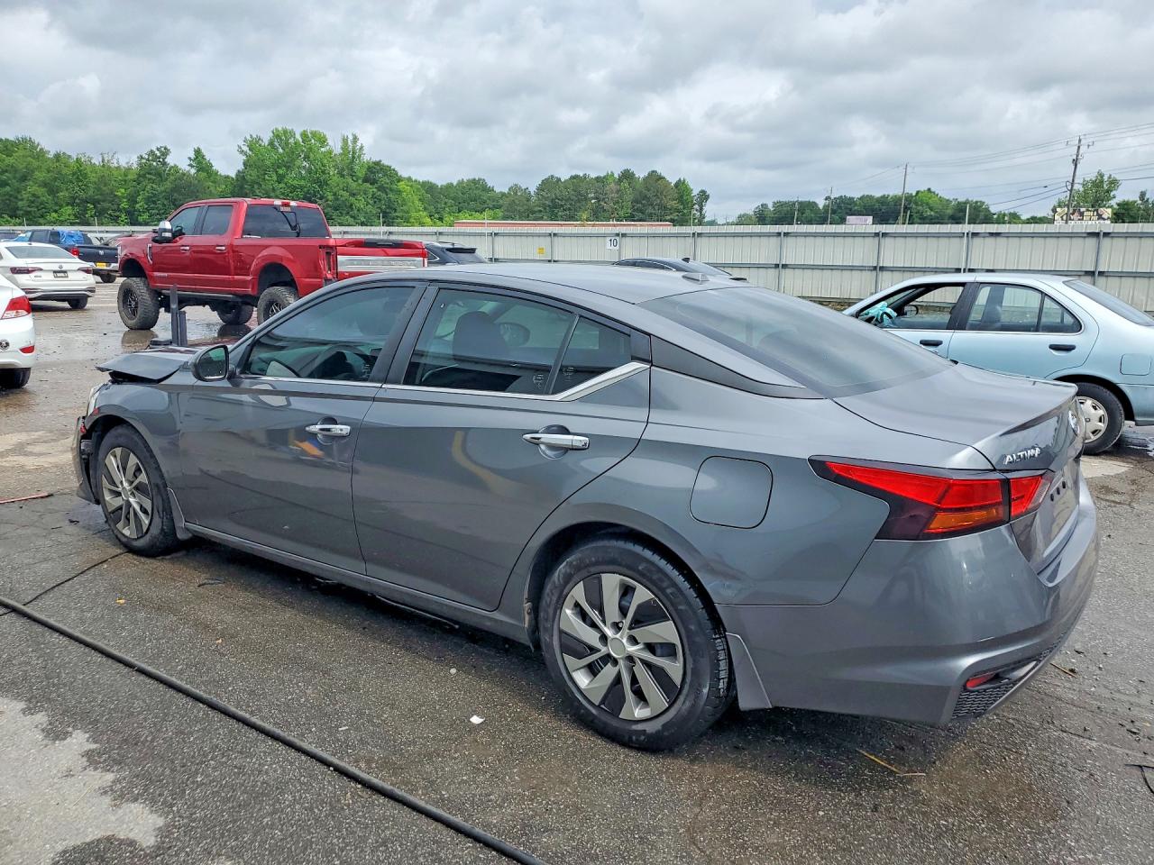 Nissan Altima S