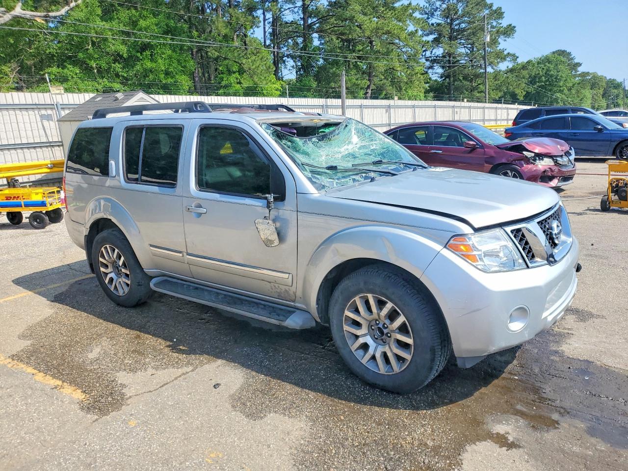 Nissan Pathfinder S