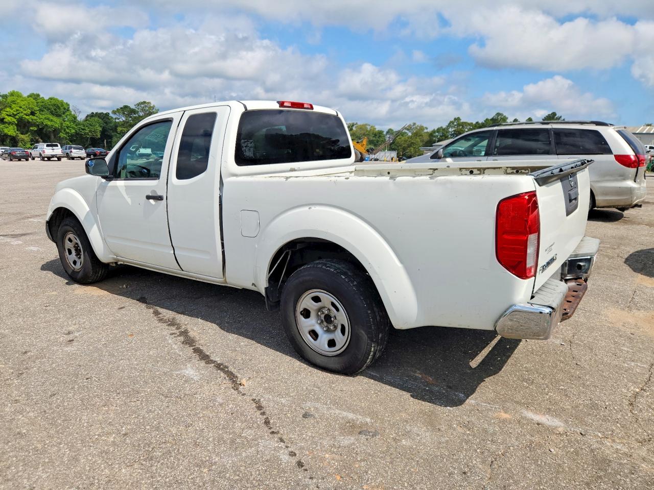 Nissan Frontier S