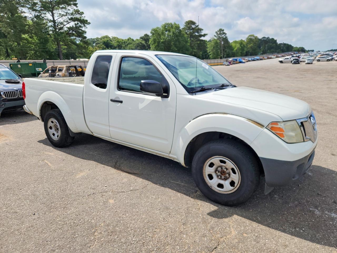 Nissan Frontier S
