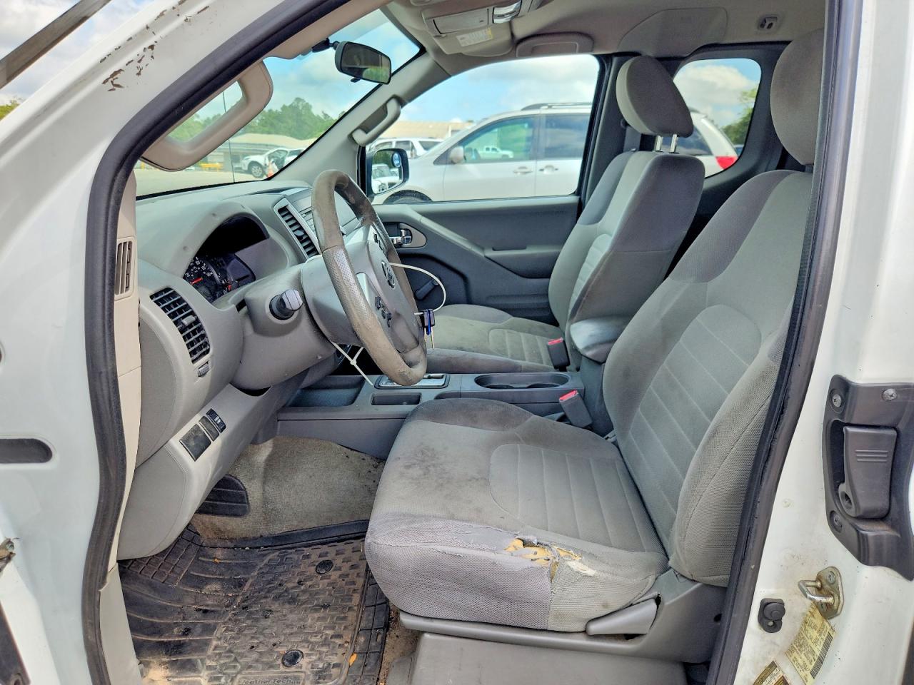 Nissan Frontier S
