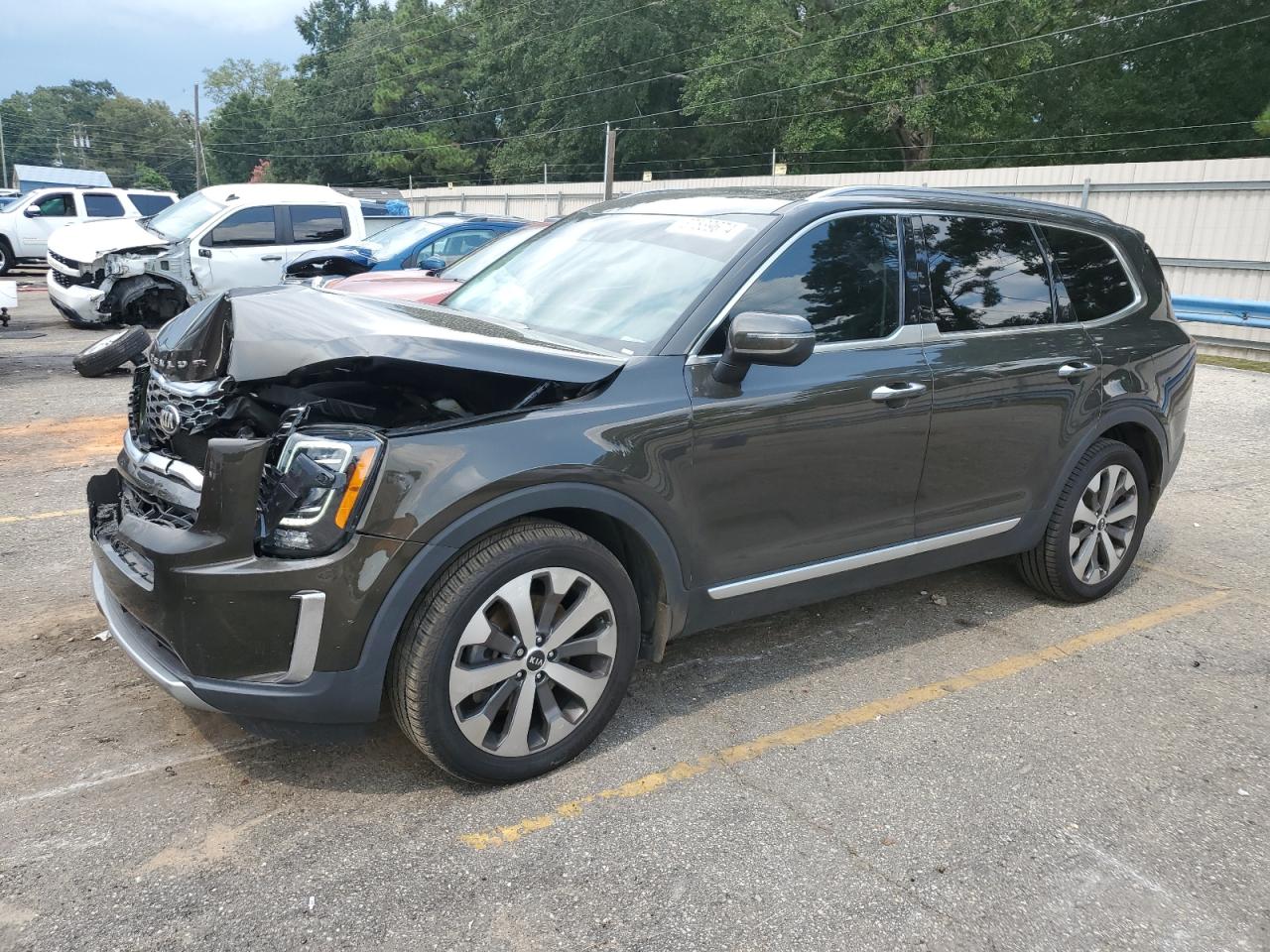 Salvage Kia Telluride Image