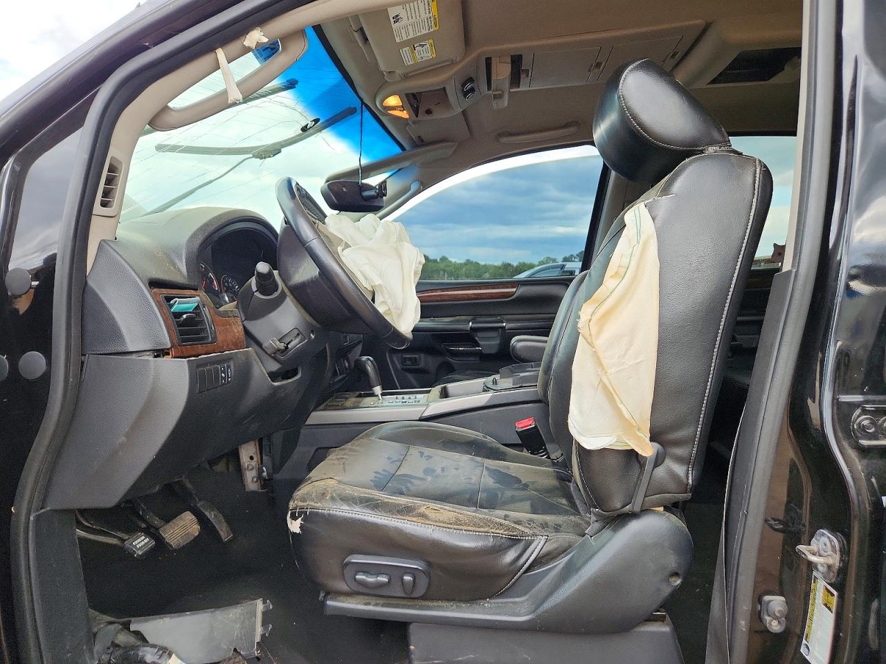 Nissan Armada Se