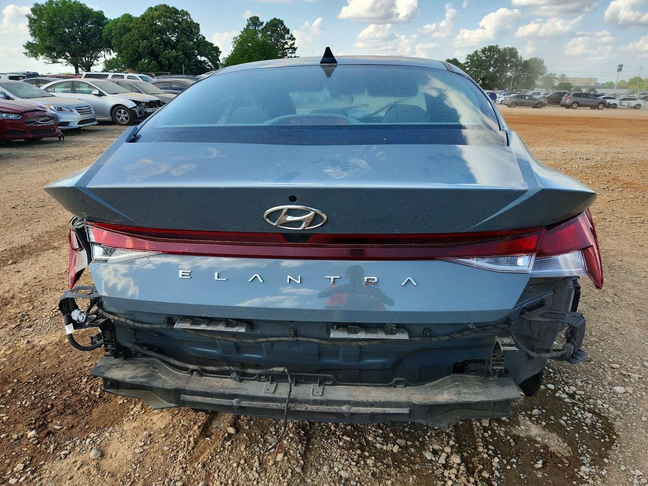 Hyundai ELANTRA Sel