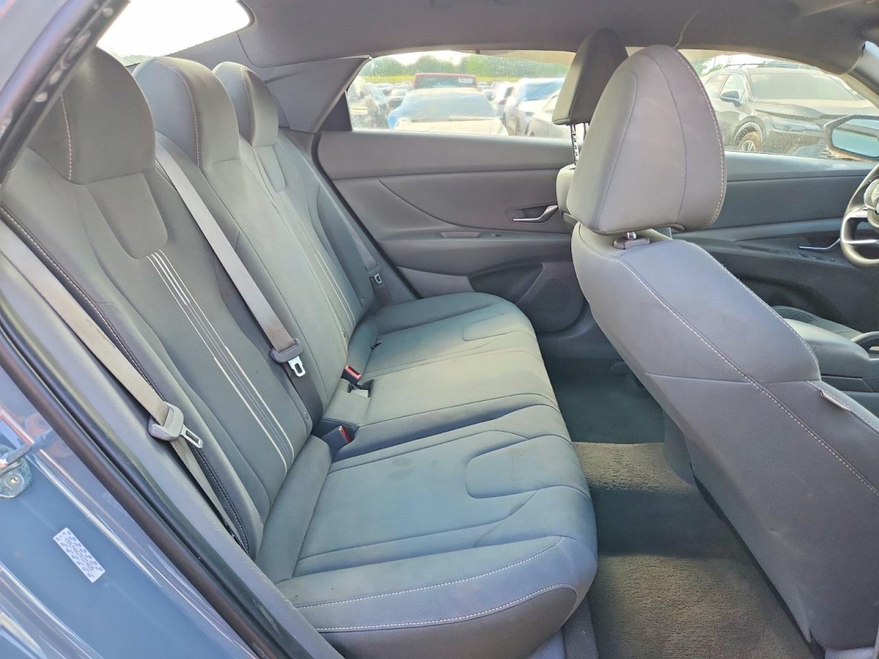 Hyundai ELANTRA Sel