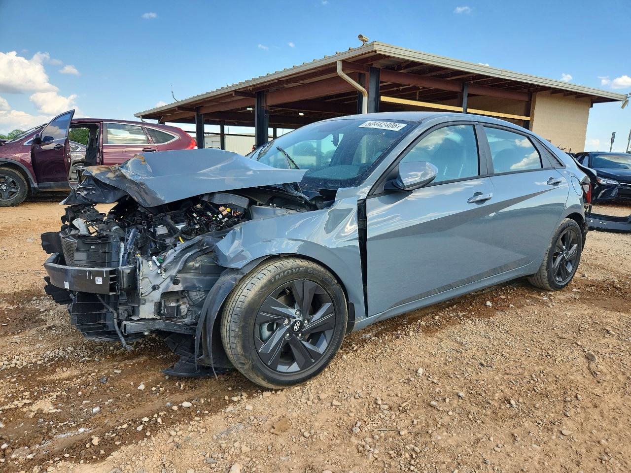 Salvage Hyundai ELANTRA Image