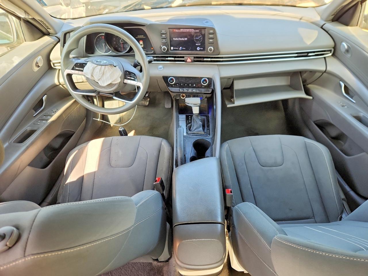 Hyundai ELANTRA Sel