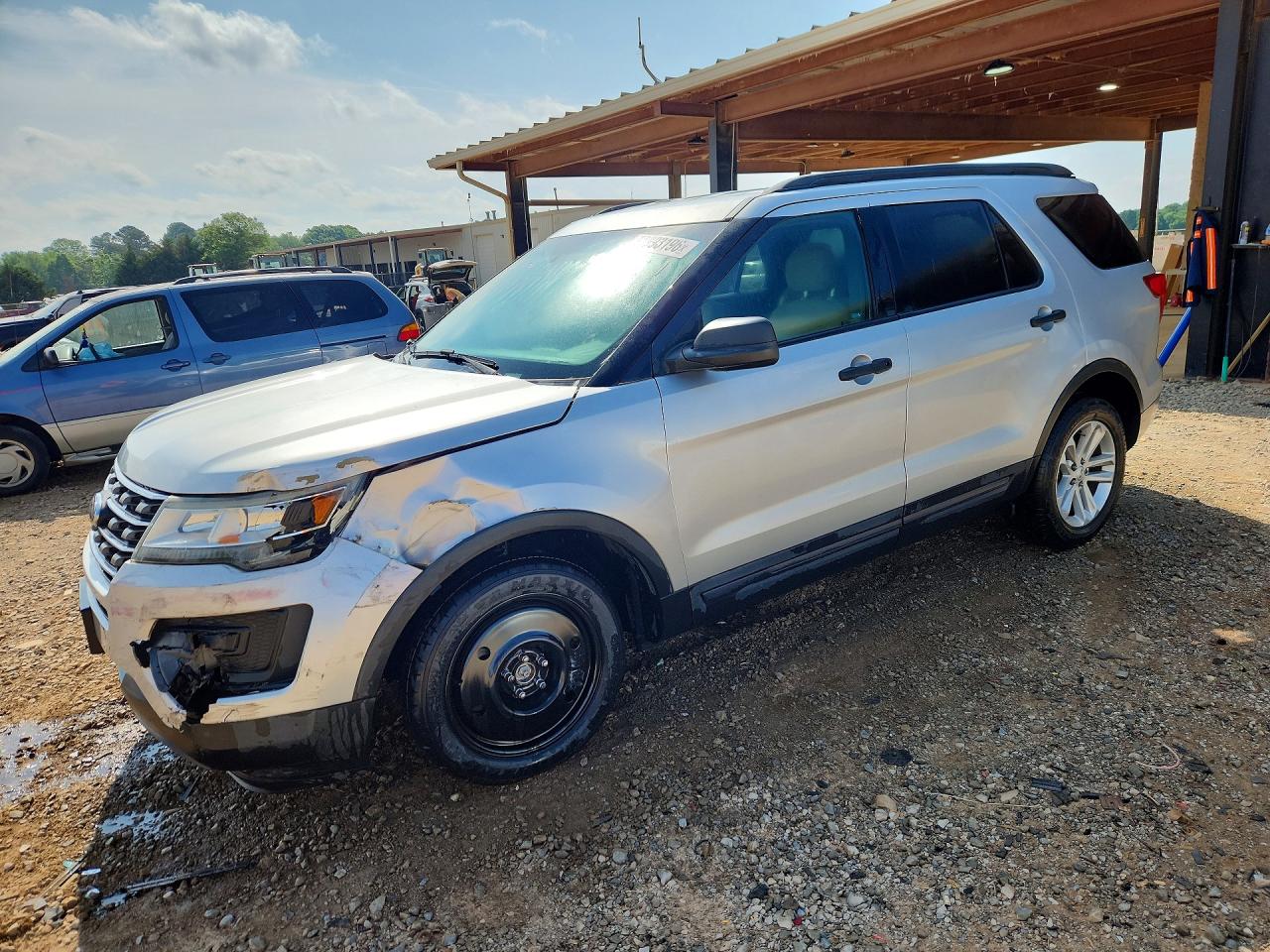 Salvage Ford Explorer Image