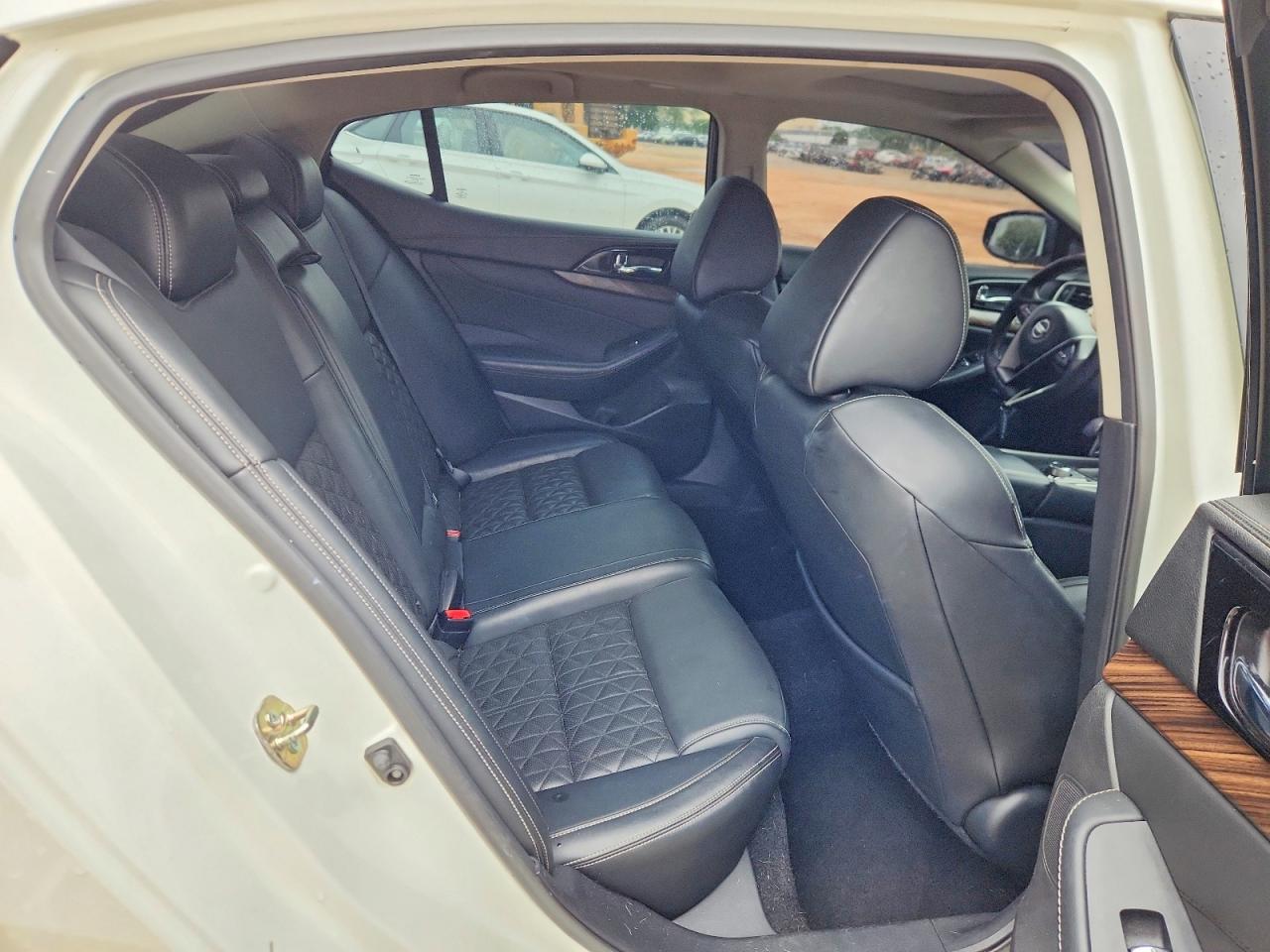 Nissan Maxima Platinum