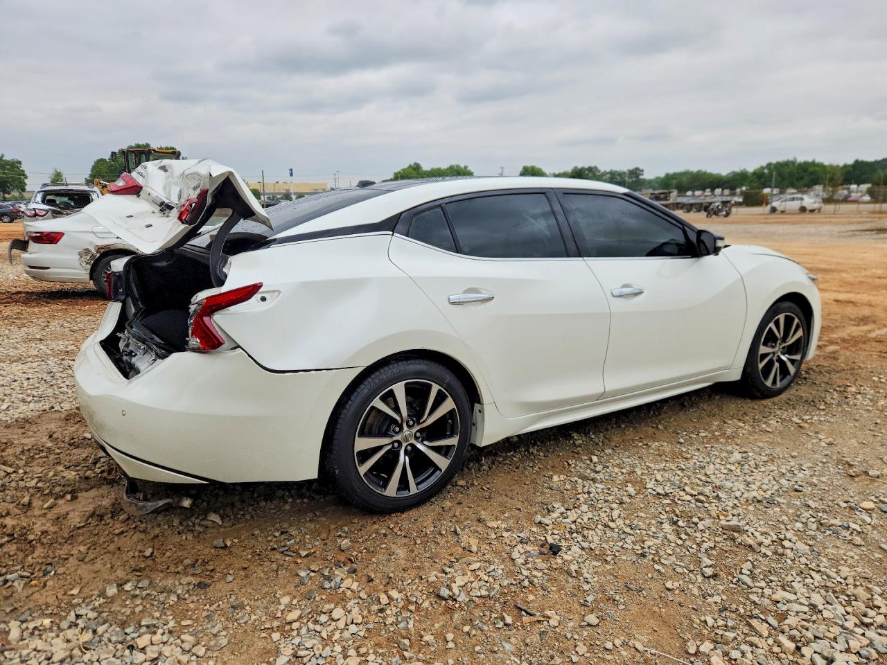 Nissan Maxima Platinum