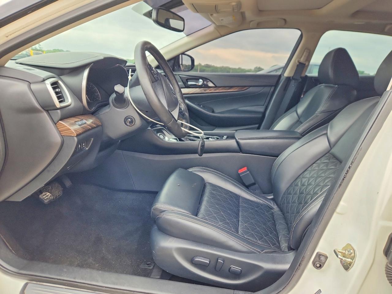 Nissan Maxima Platinum