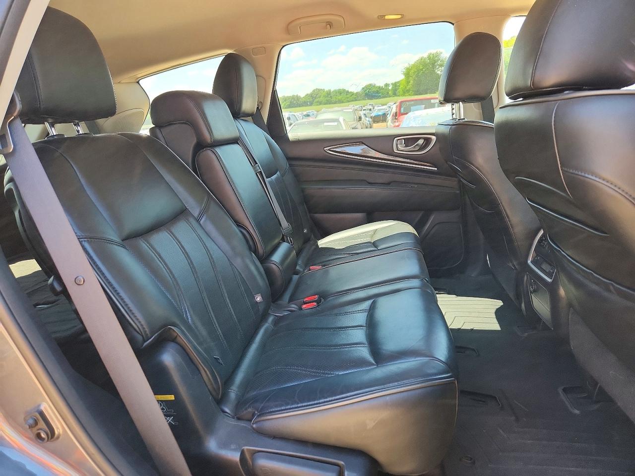 INFINITI Qx Base
