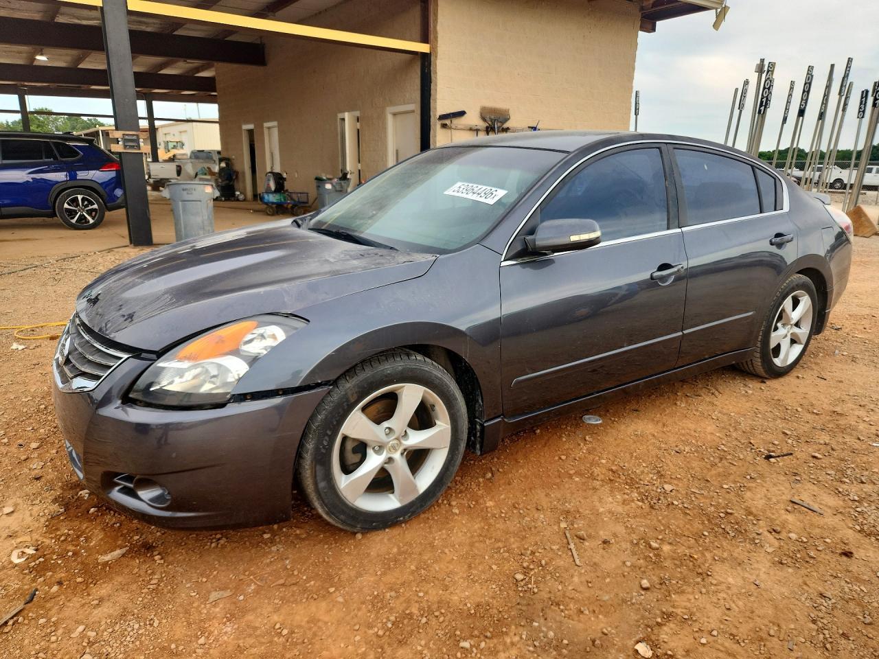 Salvage Nissan Altima Image