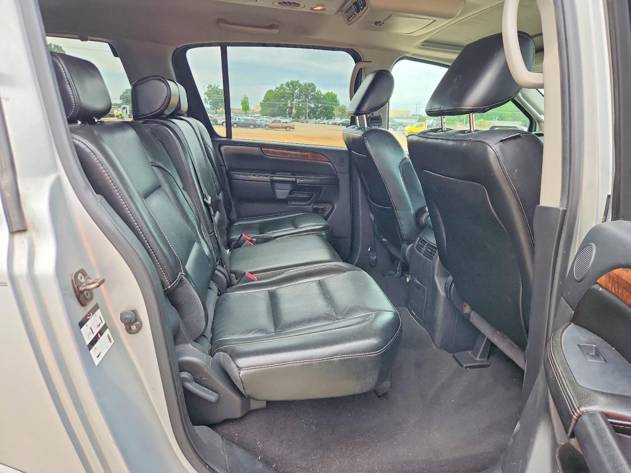 Nissan Armada Se