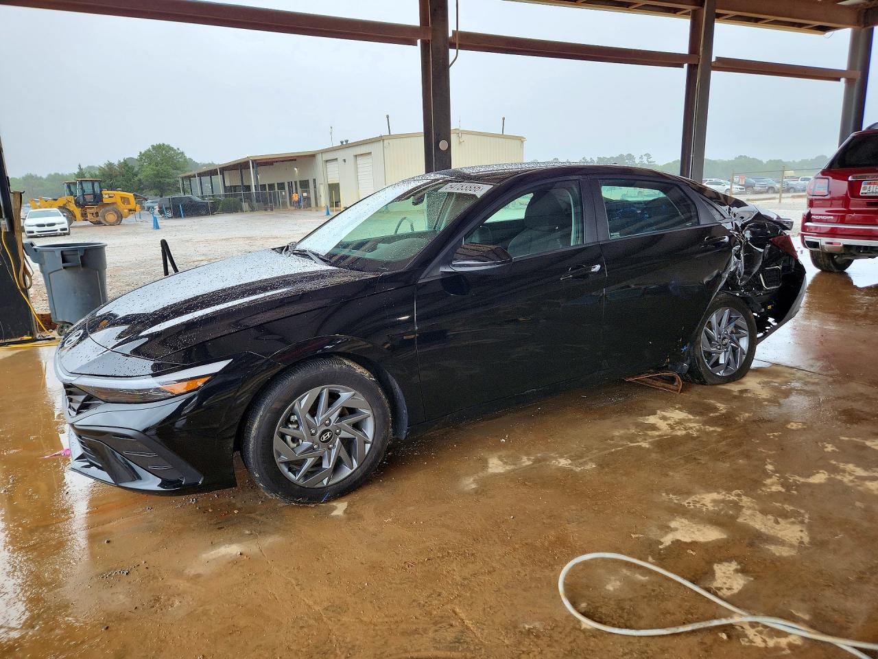 Salvage Hyundai ELANTRA Image