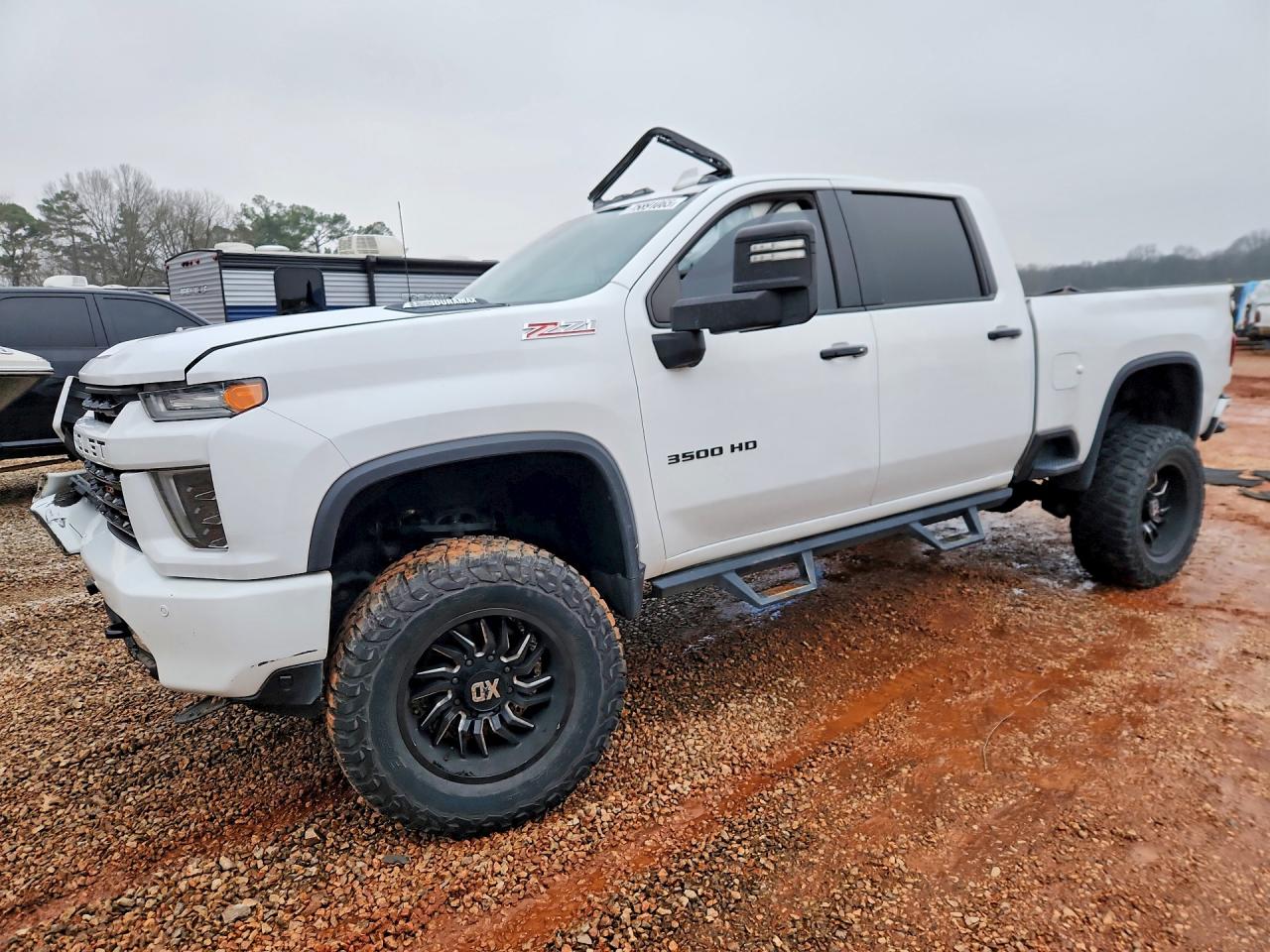 Salvage Chevrolet Silverado Image