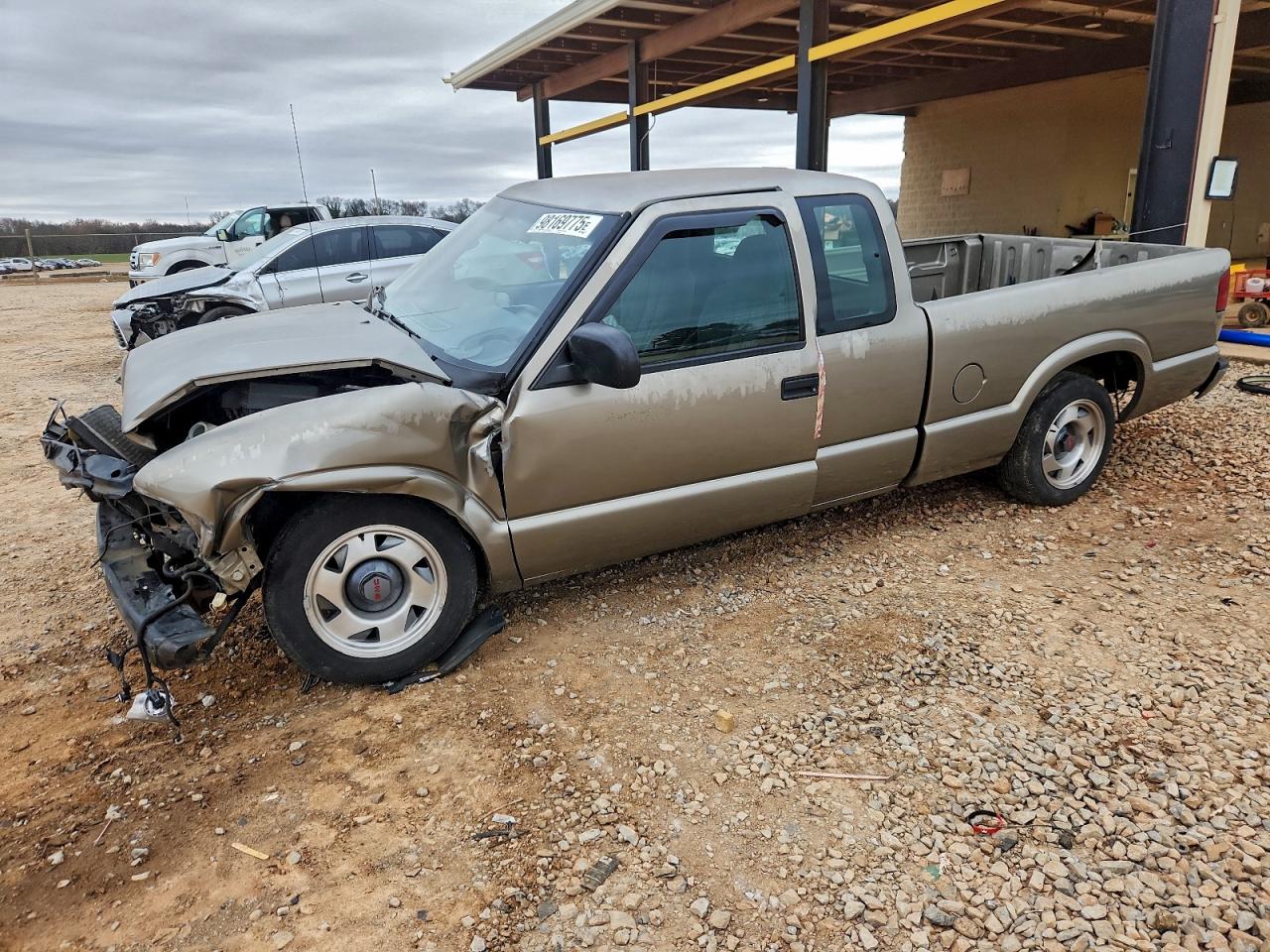 Salvage GMC Sonoma Image