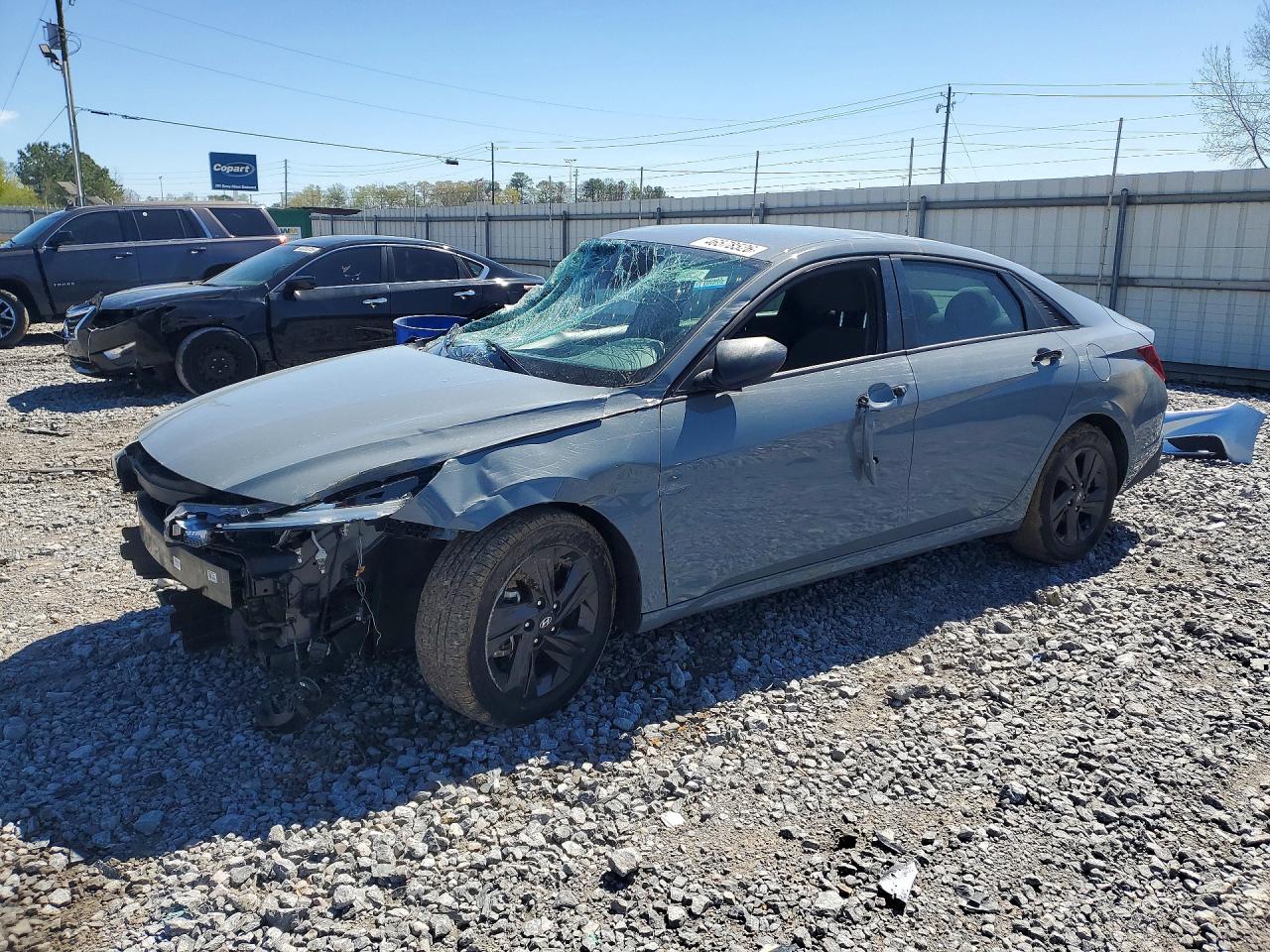 Salvage Hyundai ELANTRA Image