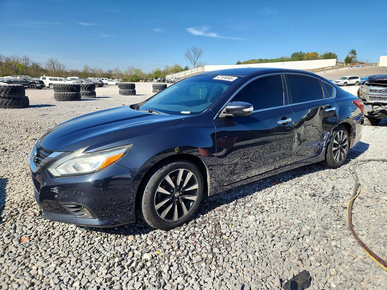 Salvage Nissan Altima Image