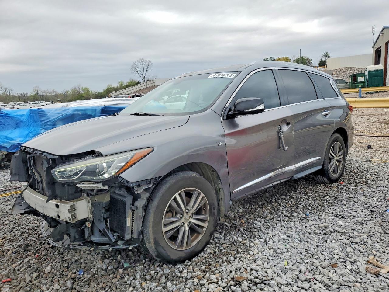 Salvage INFINITI Qx Image