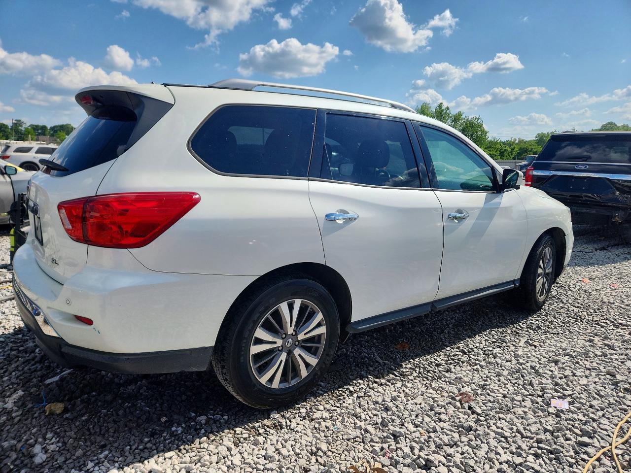 Nissan Pathfinder Sl