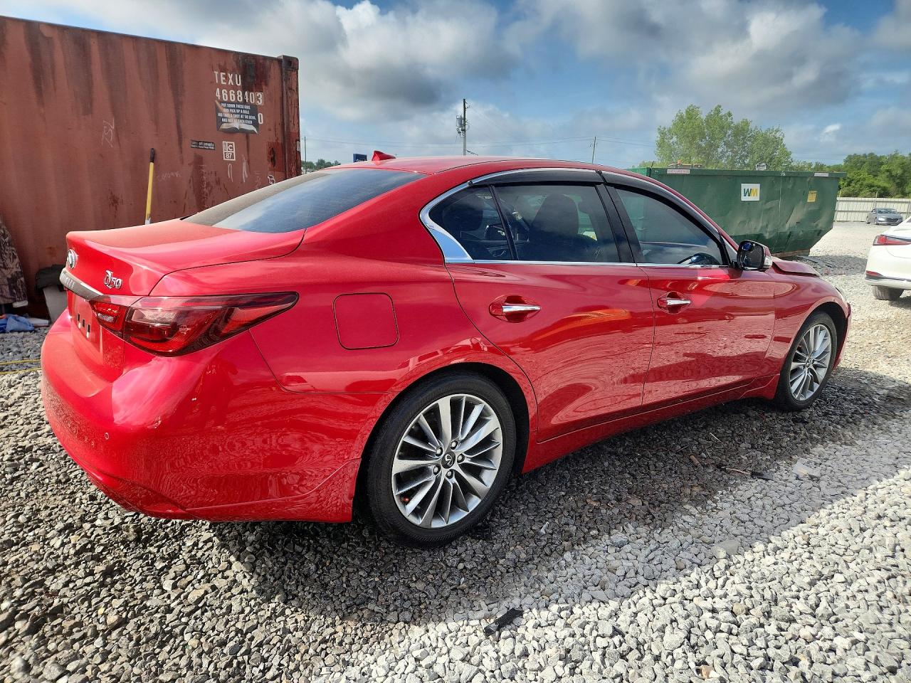 INFINITI Q50 Luxe
