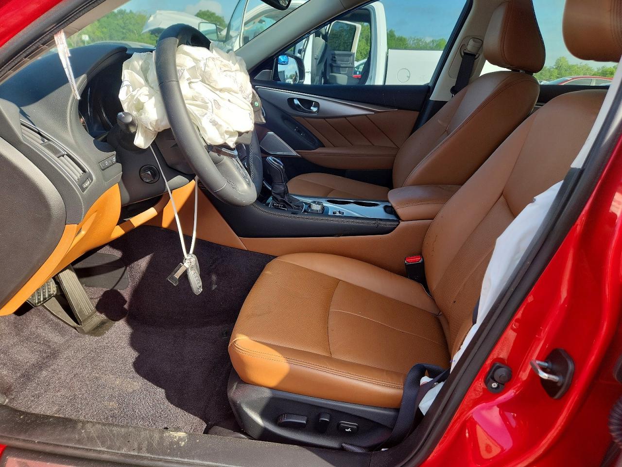INFINITI Q50 Luxe