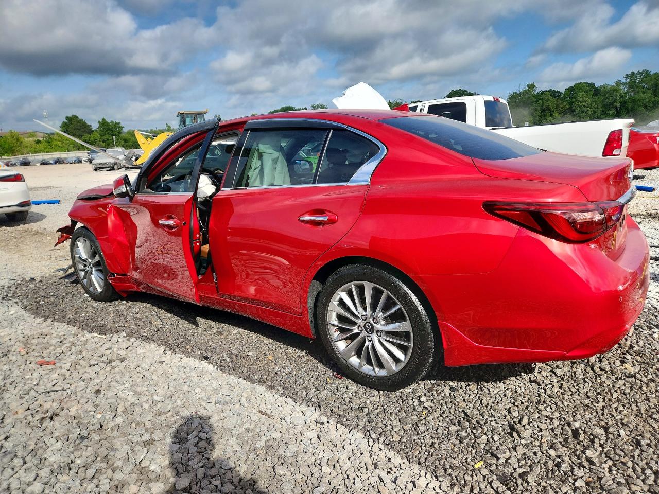 INFINITI Q50 Luxe