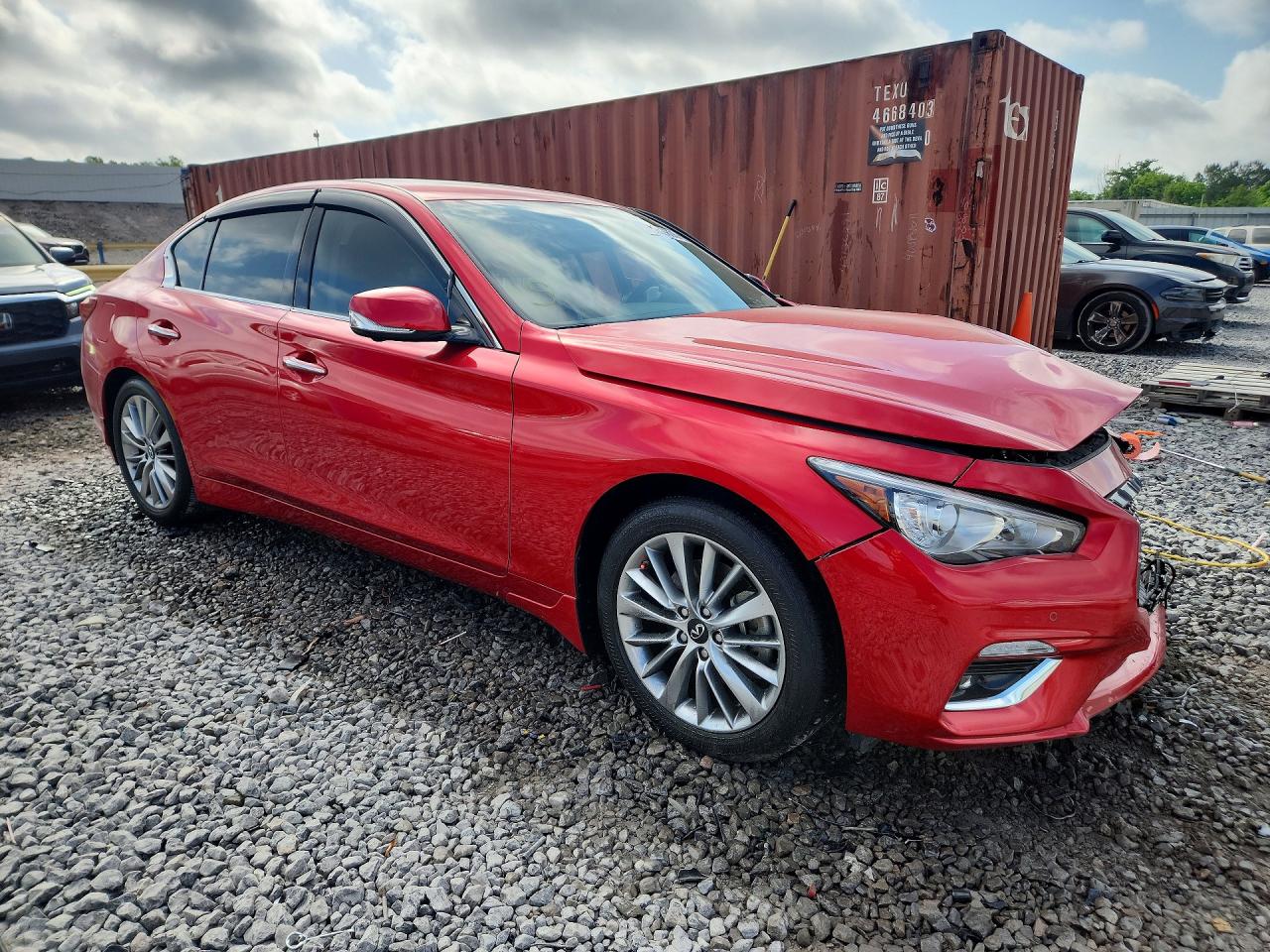 INFINITI Q50 Luxe