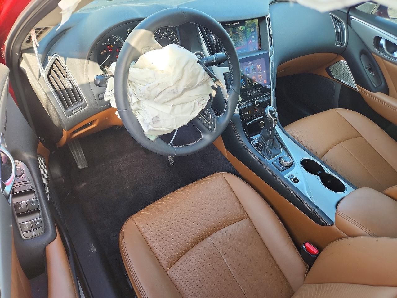 INFINITI Q50 Luxe