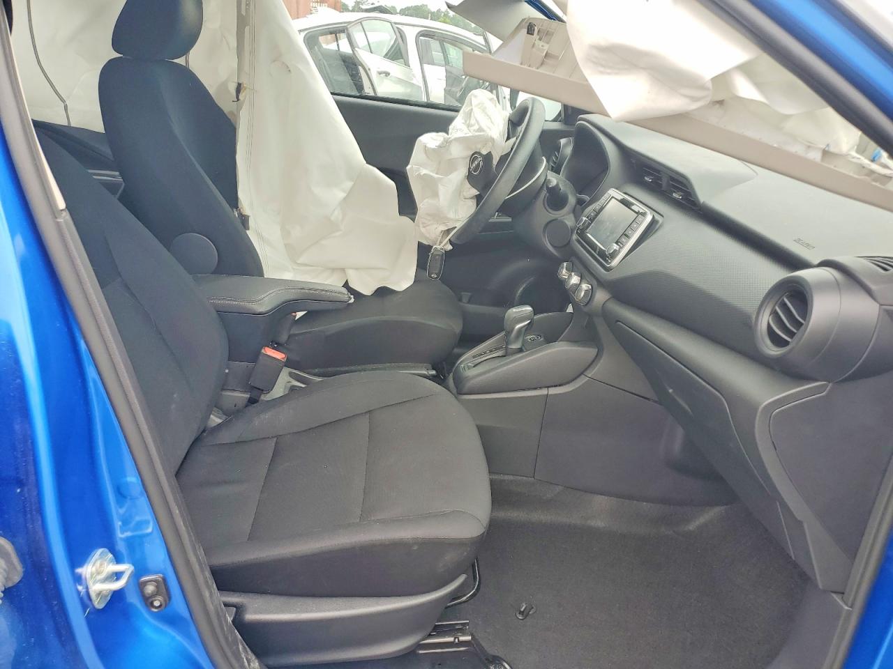 Nissan Kicks S