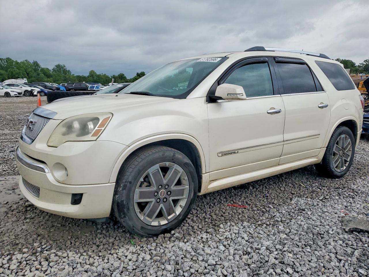 Salvage GMC Acadia Image
