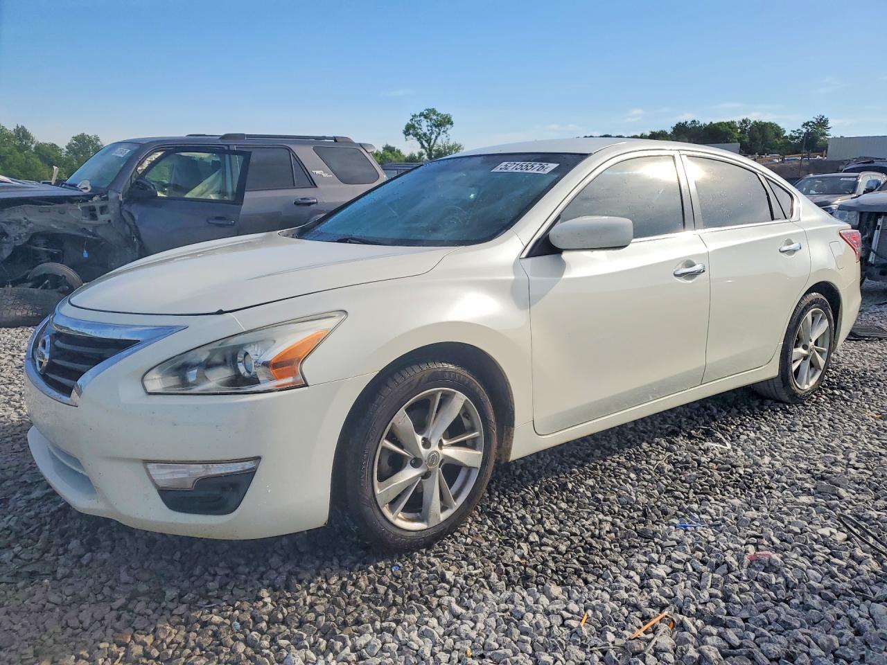 Salvage Nissan Altima Image
