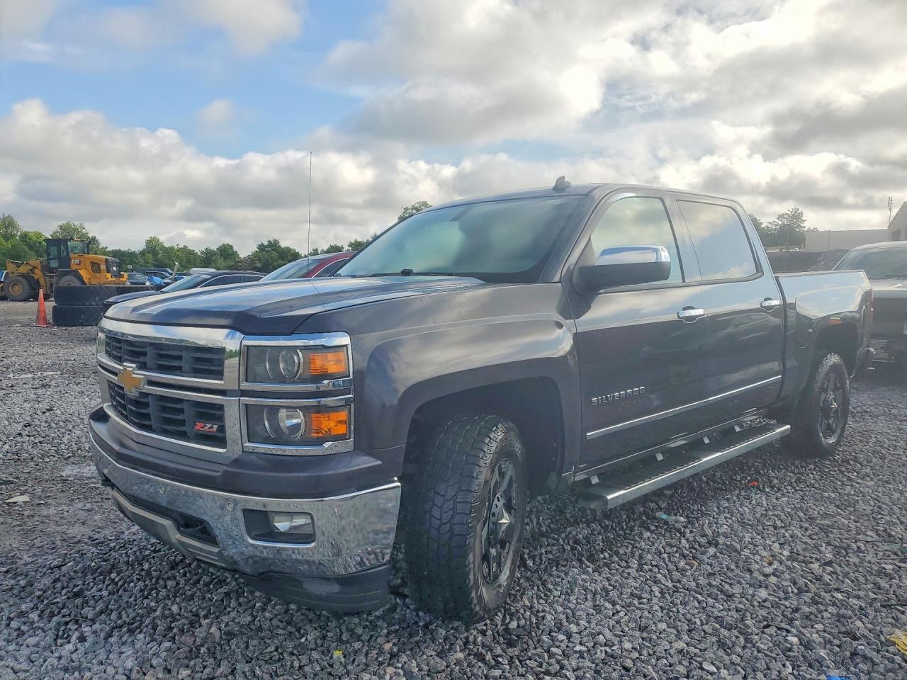 Salvage Chevrolet Silverado Image