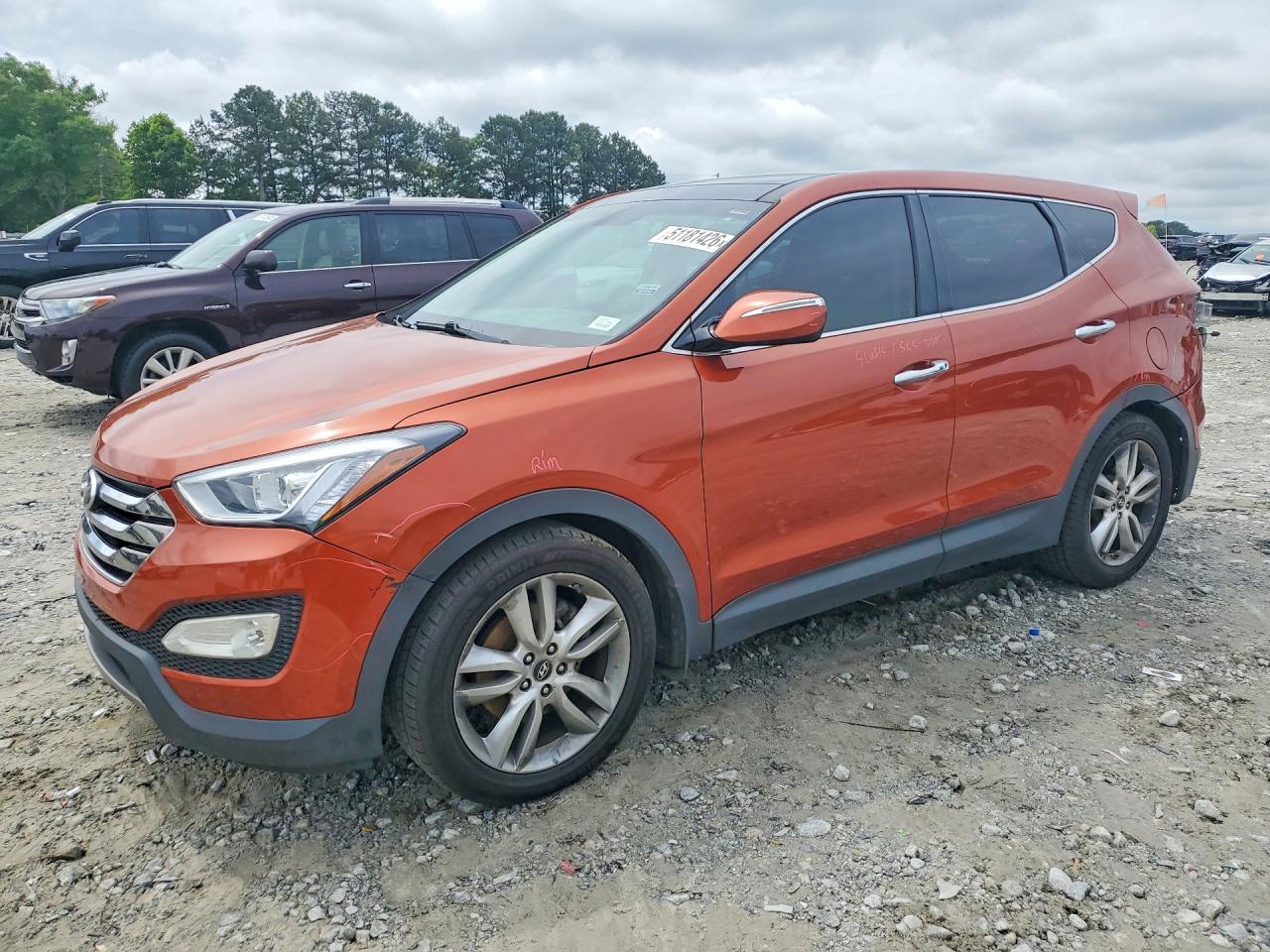 Salvage Hyundai SANTA FE Image