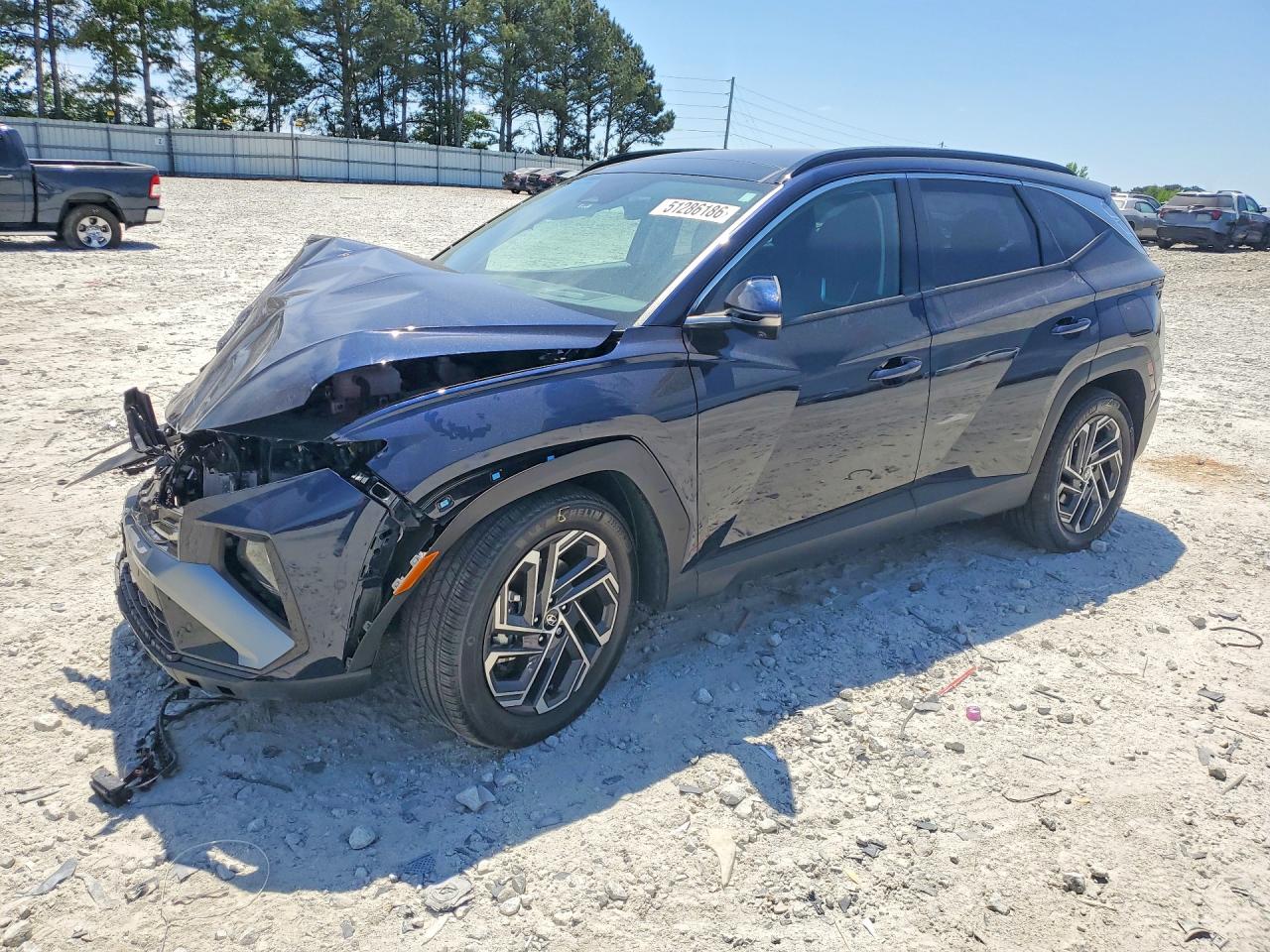 Salvage Hyundai TUCSON Image