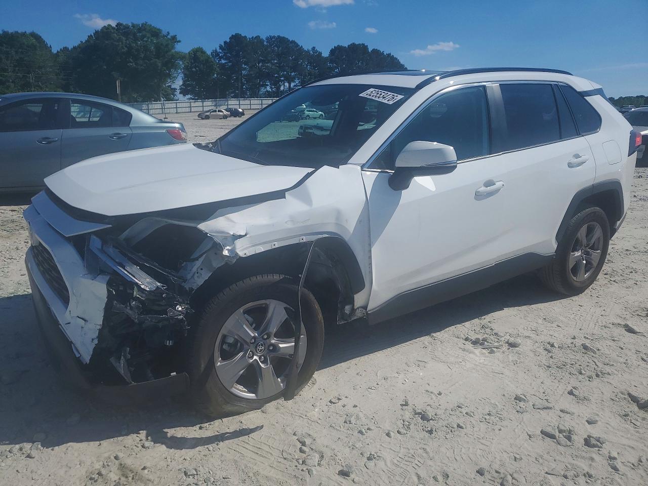 Salvage Toyota RAV4 Image