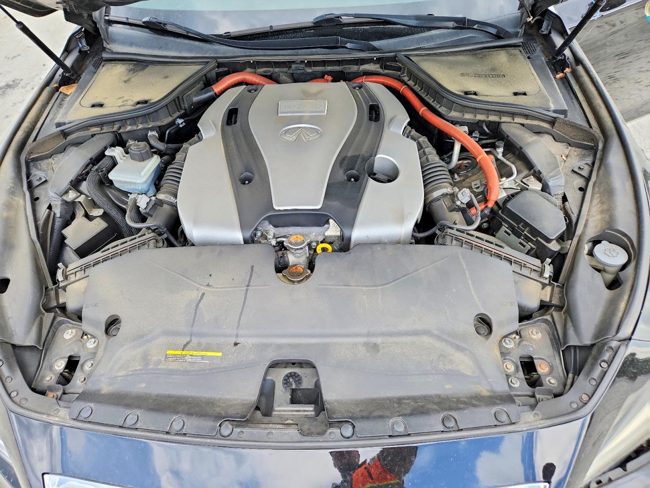 INFINITI Q50 Premium