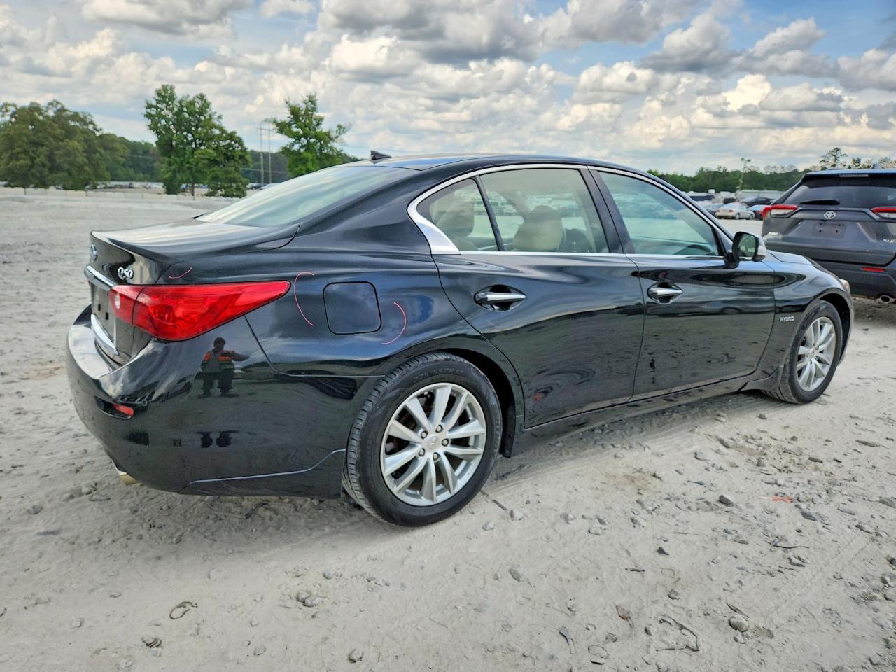 INFINITI Q50 Premium
