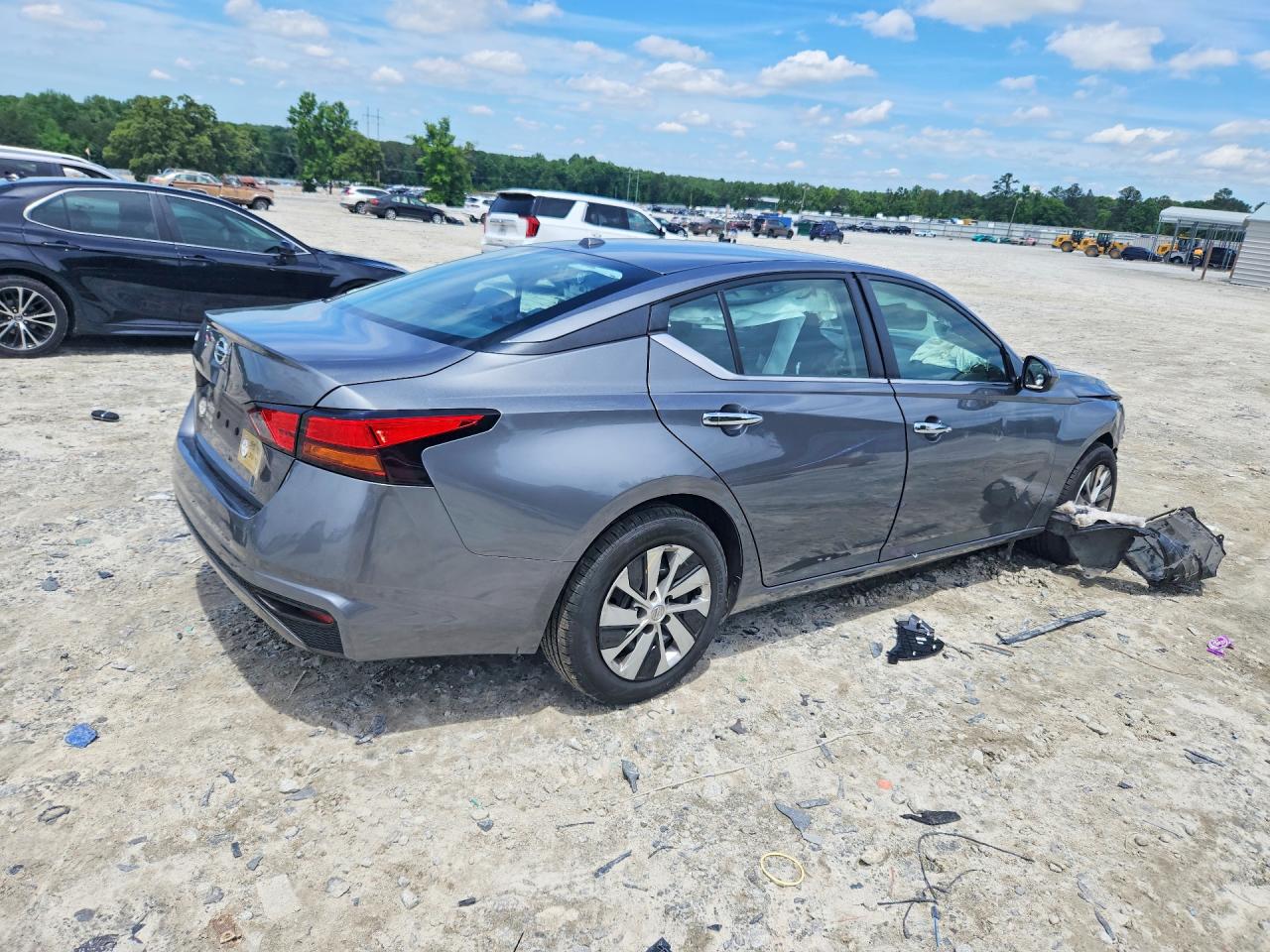 Nissan Altima S
