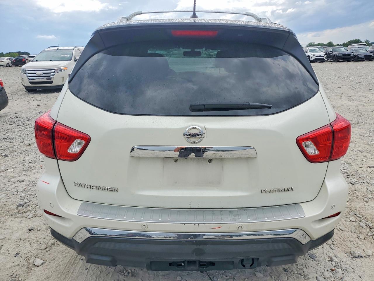 Nissan Pathfinder Platinum