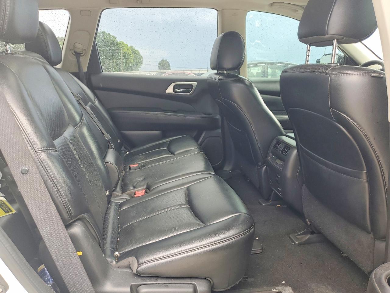 Nissan Pathfinder Platinum