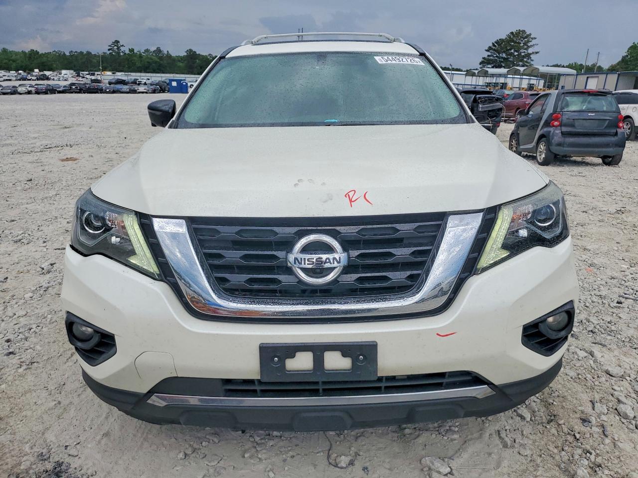 Nissan Pathfinder Platinum
