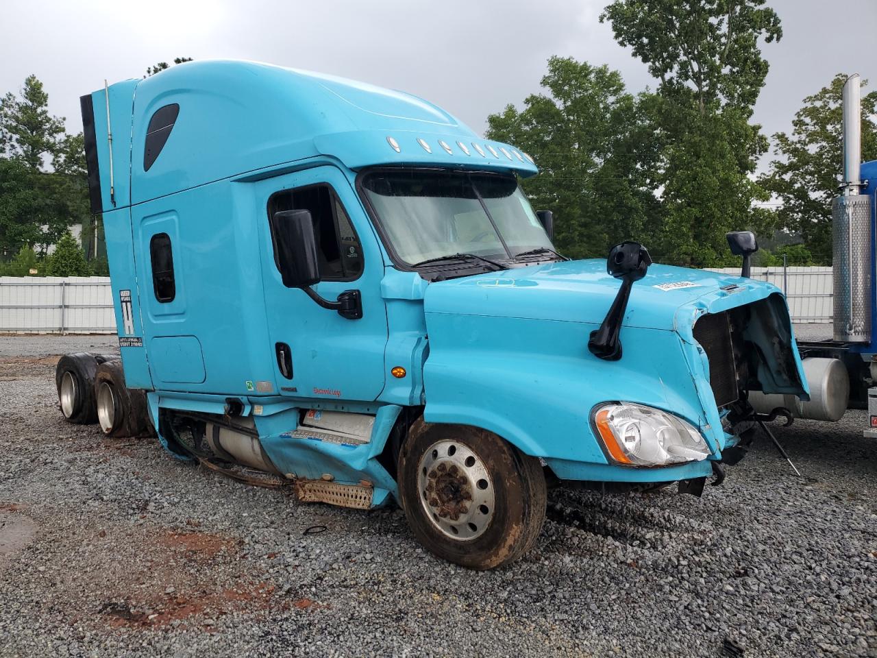 Salvage Freightliner Cascadia 1 Image